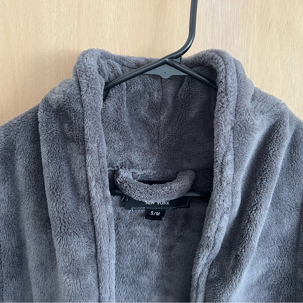 Gray Men's Plush Robe - Picture 2 of 6